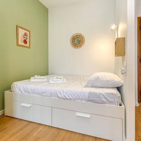 Entre Gare Et Centre-ville: Lit Double, Wifi * Grenoble