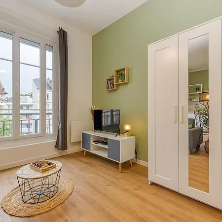 Entre Gare Et Centre-ville: Lit Double, Wifi